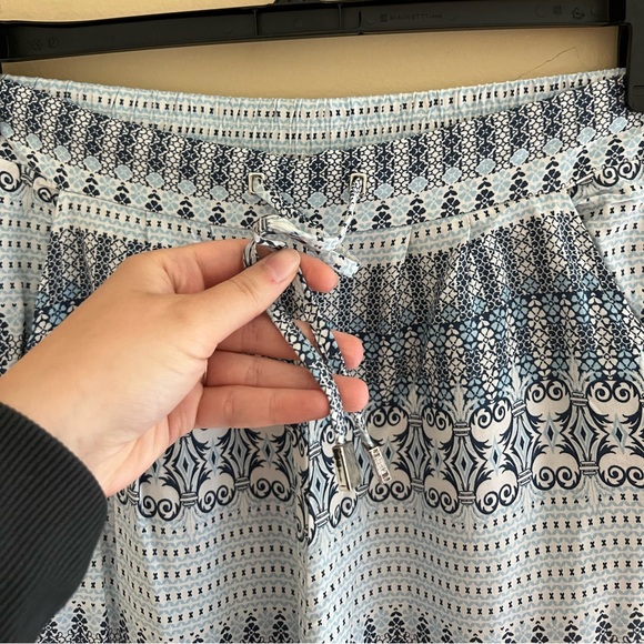 🔷PRIMARK: Women’s size 8, blue patterned flowy pants w/tie, barely worn🔷 - Picture 5 of 10